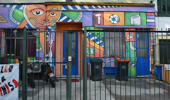 Entrada al centro