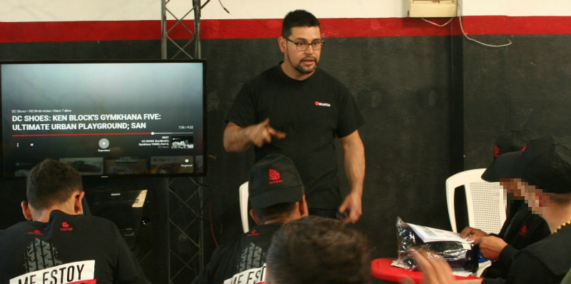 Educador de gomería