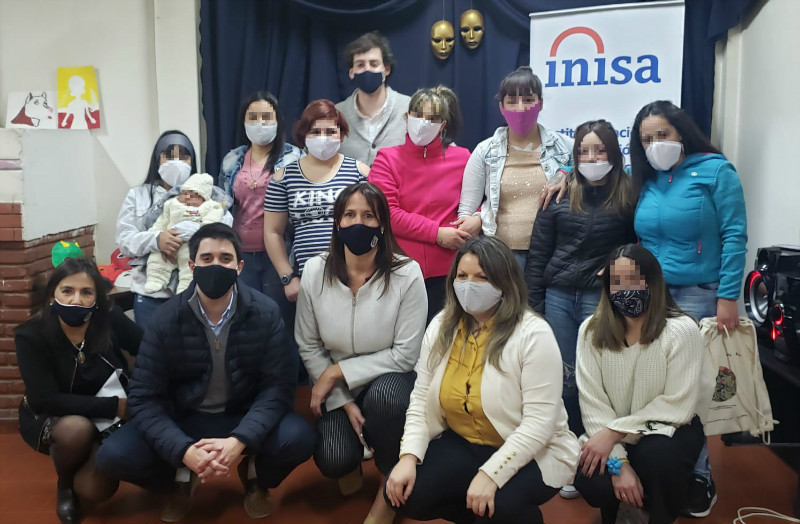 Directorio, jóvenes e integrantes del INJU