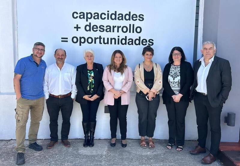 Autoridades del IAC y directoras de Inisa