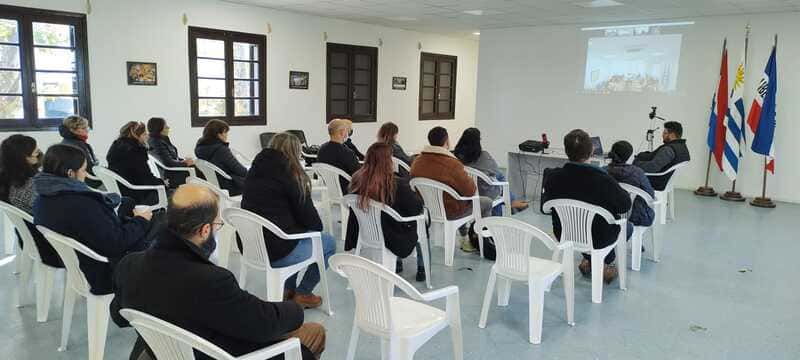 participantes en el salón